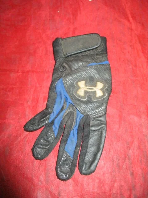 Used Under Armour Batting Glove Youth Size