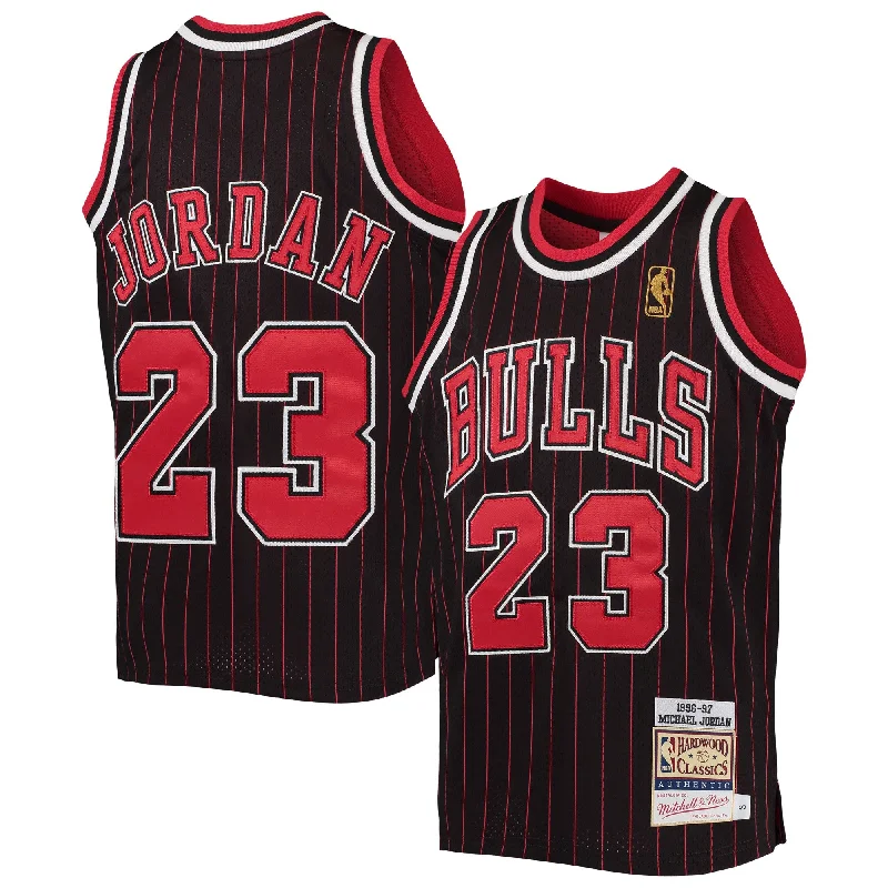 Michael Jordan Chicago Bulls Youth 1996-97 Hardwood Classics Basketball Jersey - Black/red